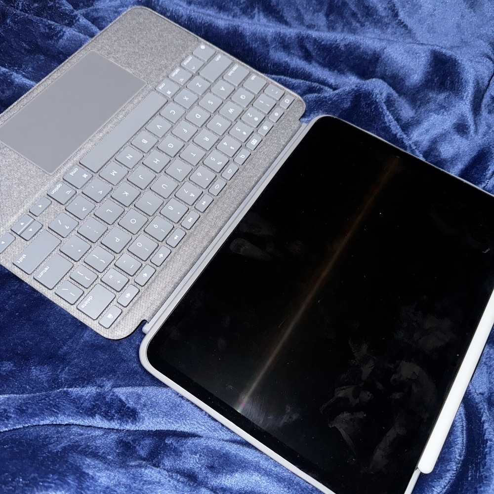 Logitech combo touch iPad case and keyboard